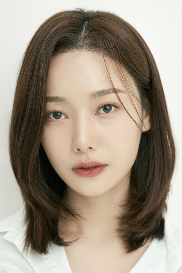 Jin So-yeon