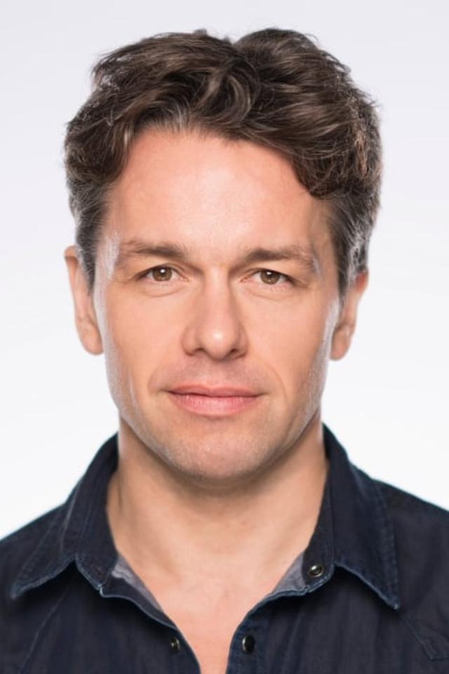 Julian Ovenden