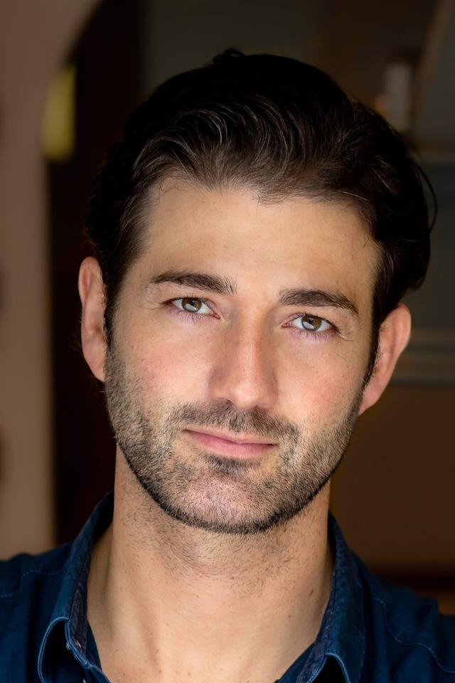 Oliver Tompsett