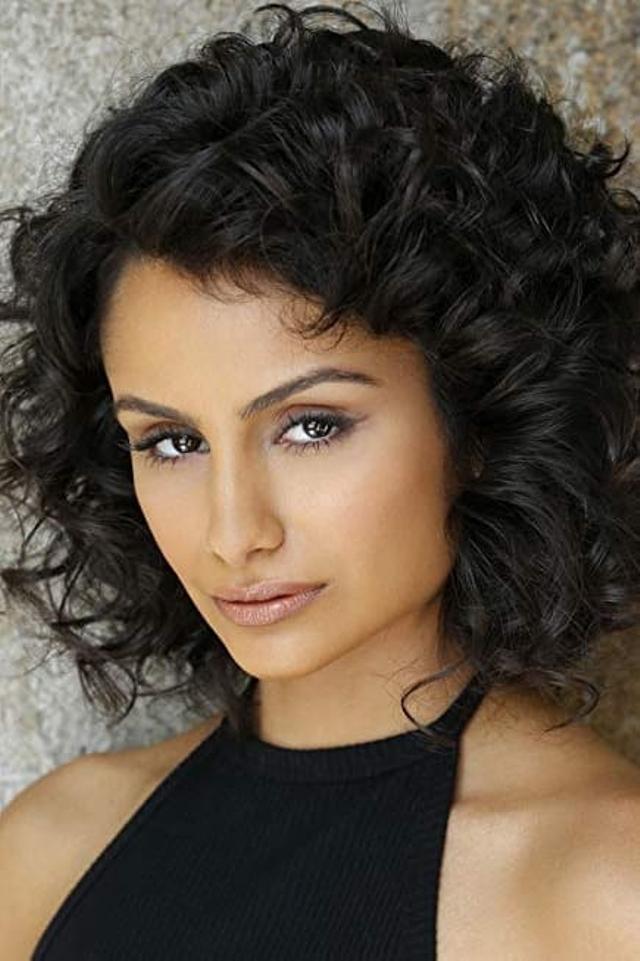 Nazanin Mandi