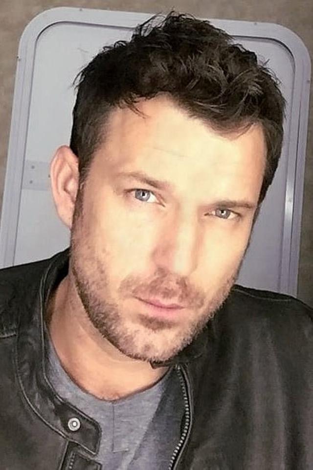 Wil Traval