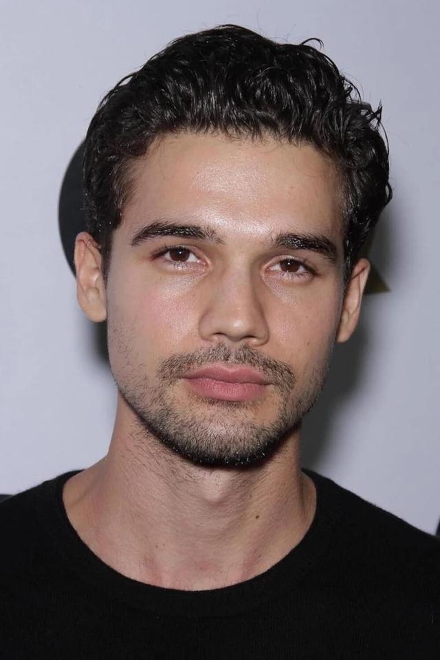 Steven Strait